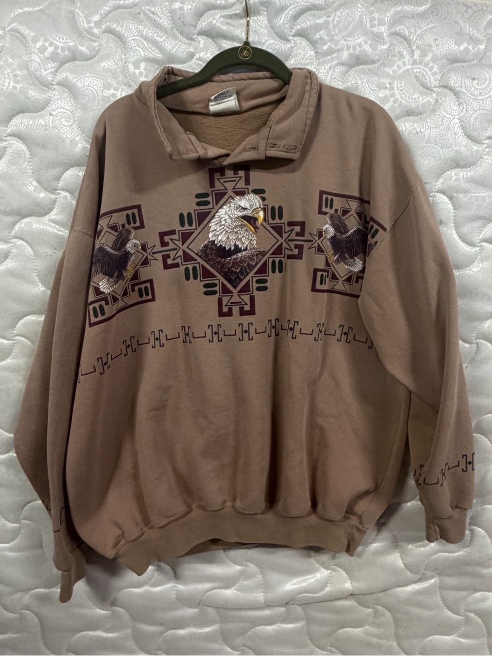Art Unlimited XL Tan Sweatshirt with an Eagle Logo